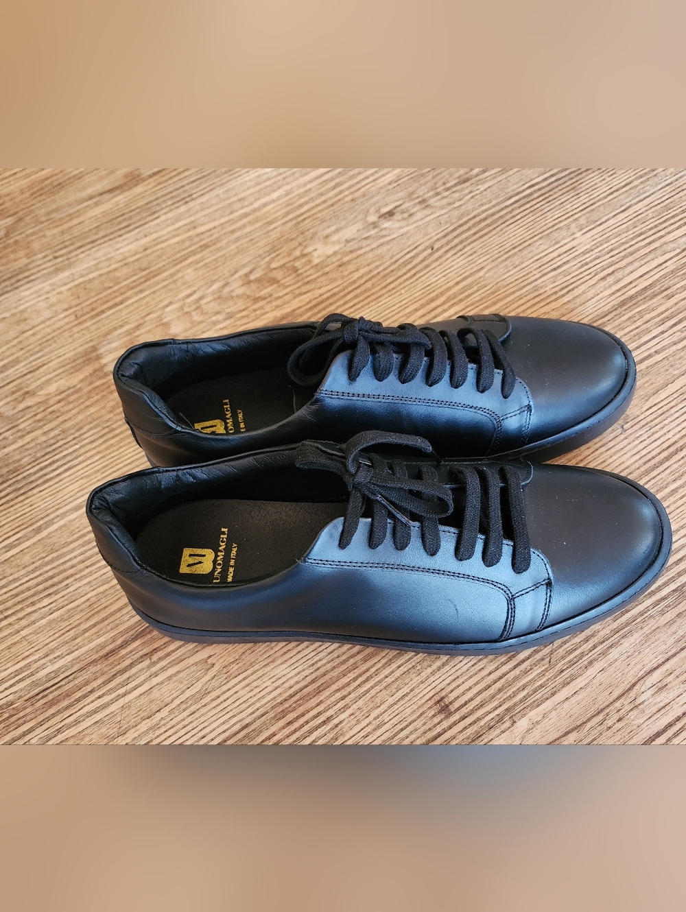 Size. 9 Brunomagli Made Italy Men's Black Leather Lace-Up Sneakers Retail 298$